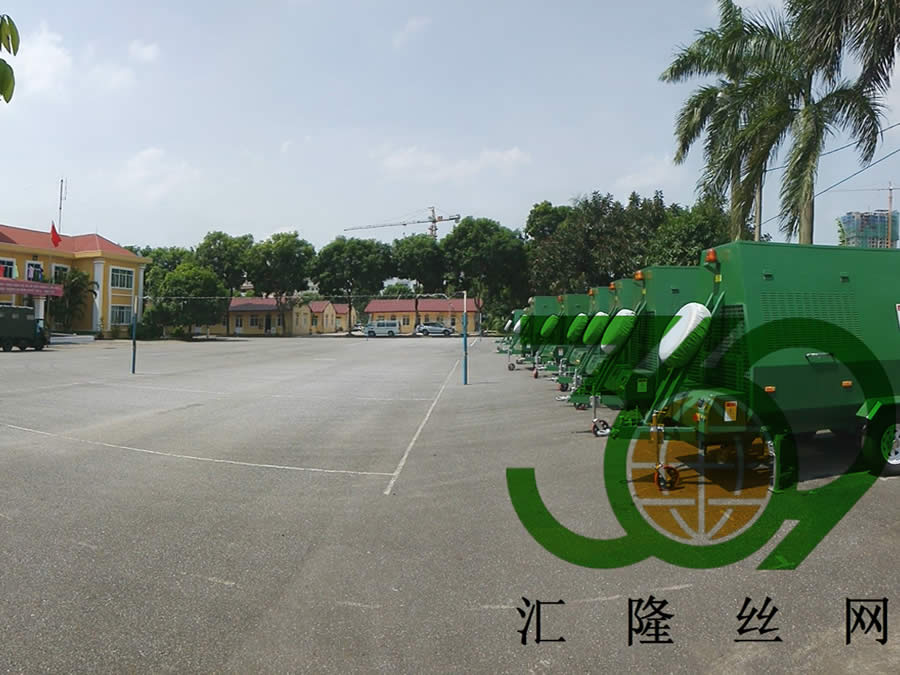 刀刺網(wǎng)布障車