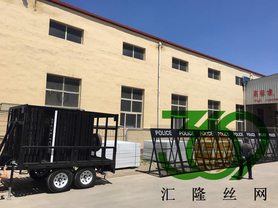 全自動防暴布障車