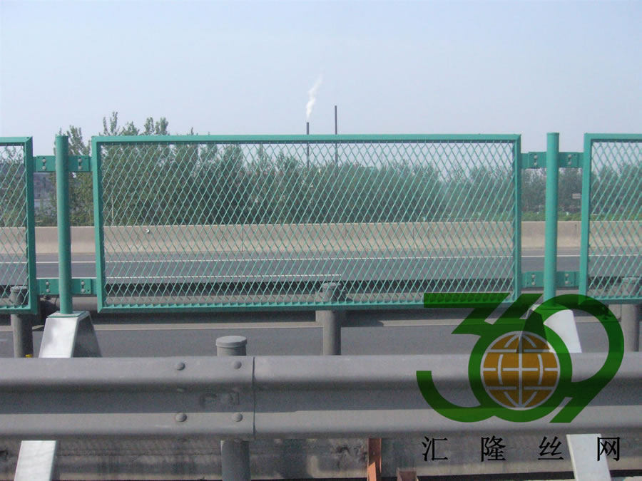 高速公路護(hù)欄