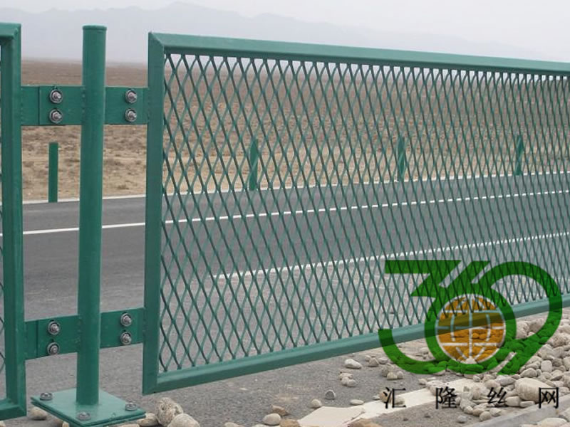 高速公路護(hù)欄