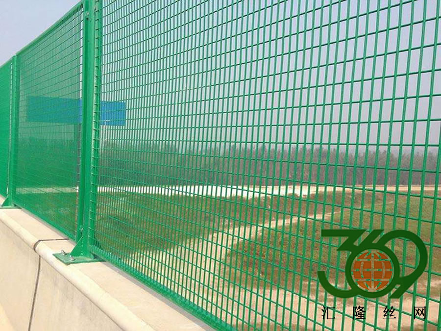 高速公路護(hù)欄